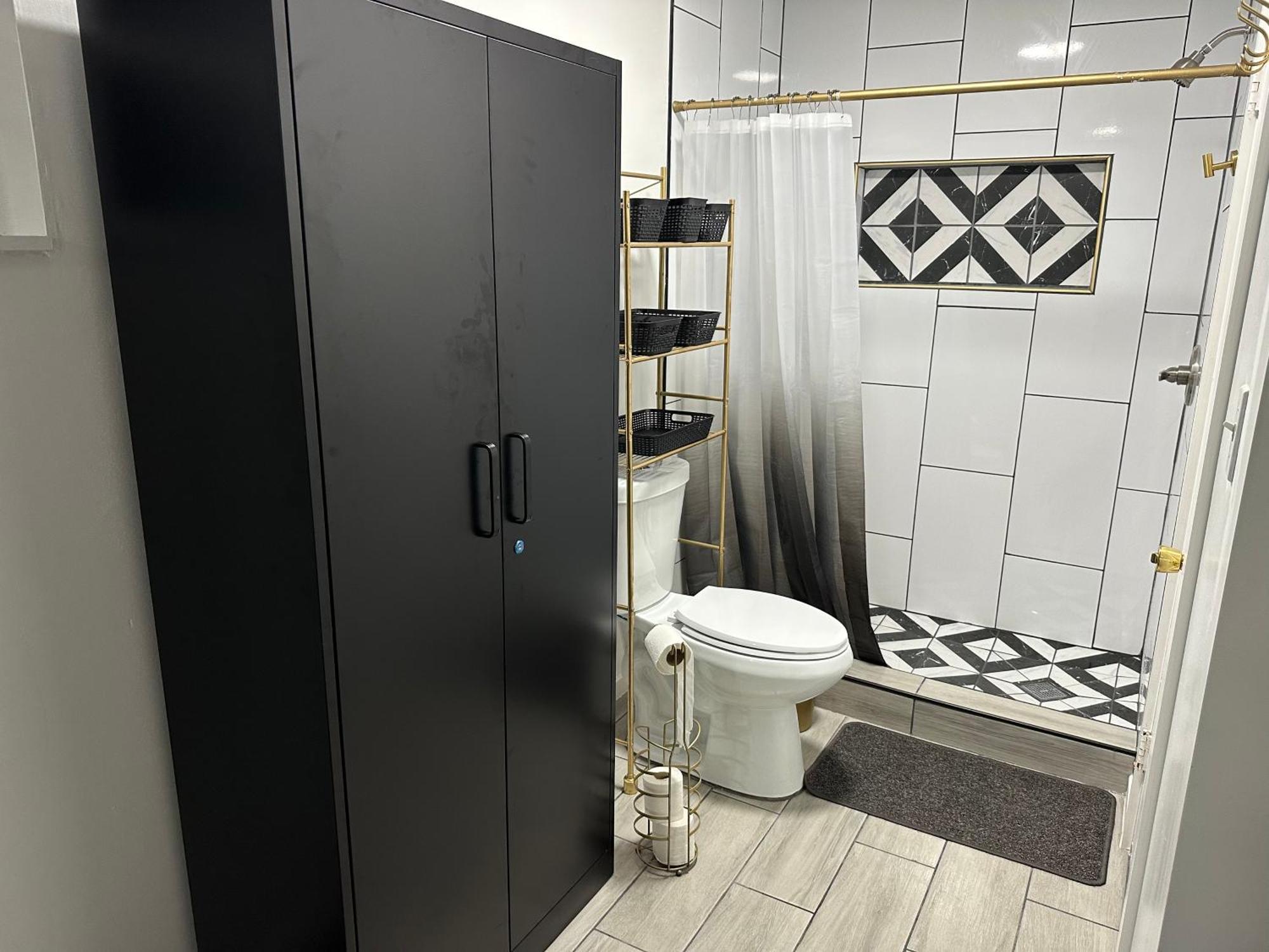 Serene Full Bed With 50 Inch Smart Tv, Netflix, Airplay, Mini-Fridge, And 500 Mbps Wifi Near Fiu, Dolphin Mall, Airport マイアミ エクステリア 写真